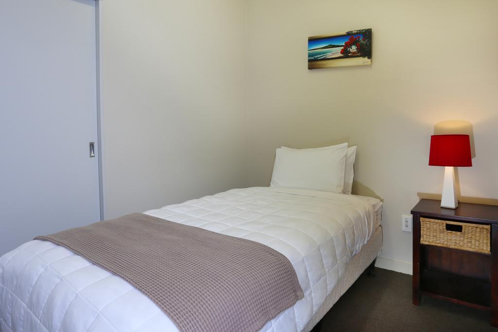 Kudos Business Suites & Airport Motel Auckland Exterior photo