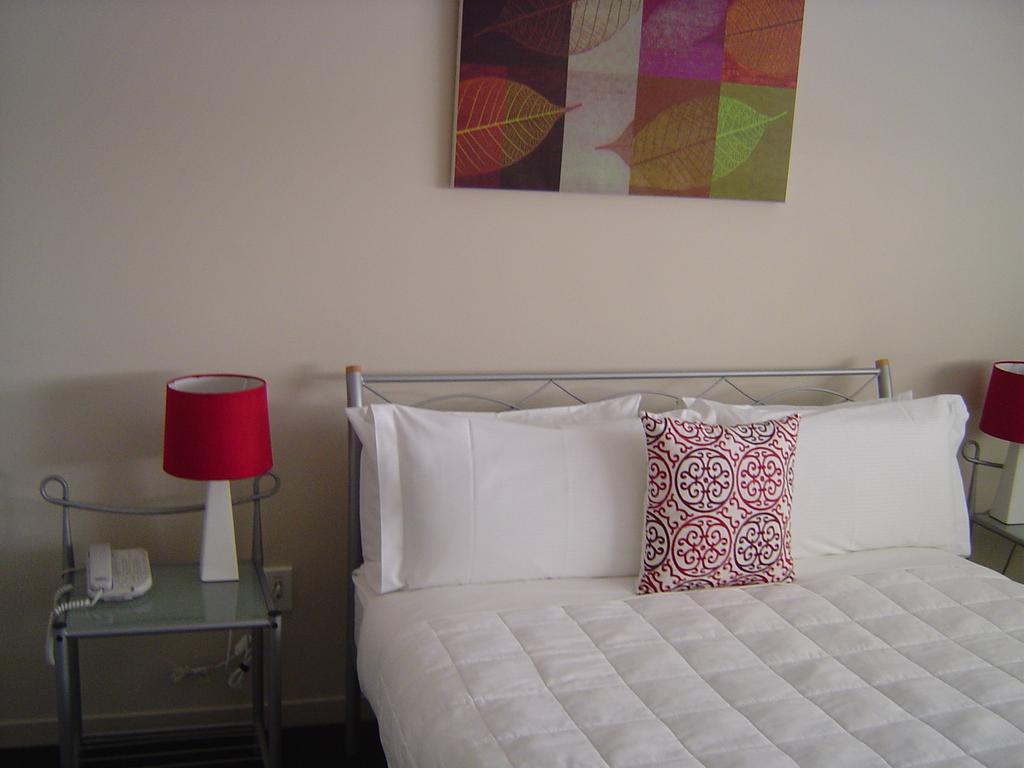 Kudos Business Suites & Airport Motel Auckland Exterior photo